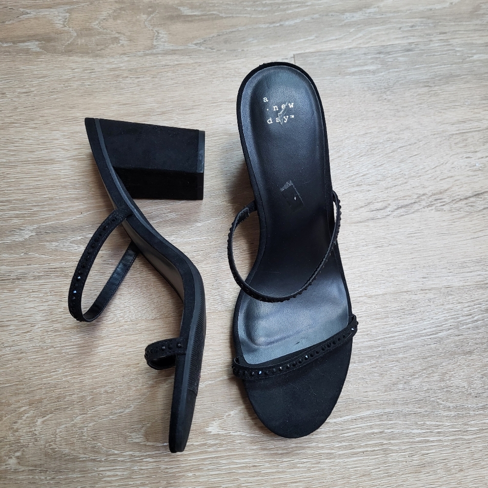 5/$20 A new day black rhinestone strappy block heels